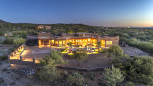 A beautiful house with lots of lights - Coyote Creek Tucson