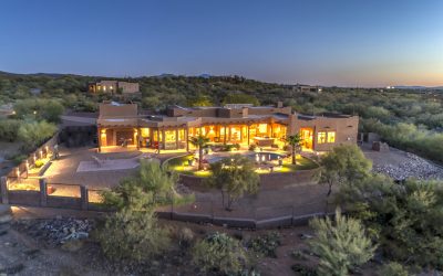 A beautiful house with lots of lights - Coyote Creek Tucson